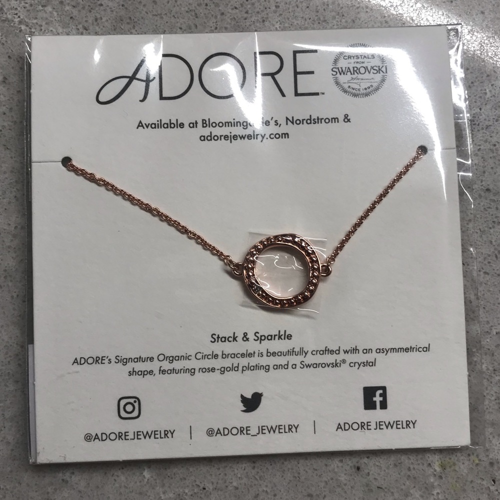 🆕 ADORE’s Signature Organic Circle bracelet